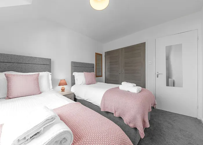 Two Minute Walk From The World Of Beatrix Potter, Apartment With Parking