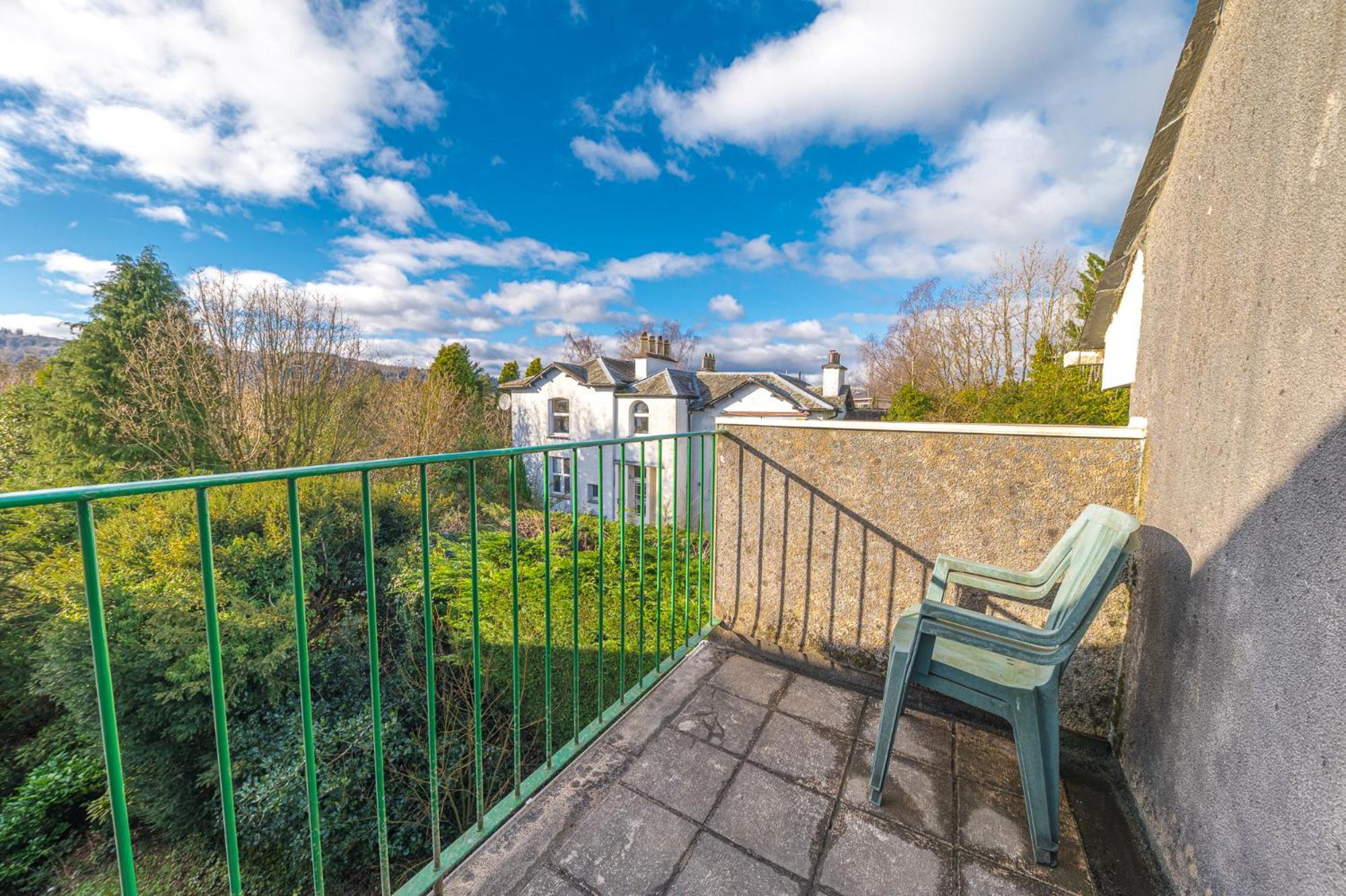 Two Minute Walk From The World Of Beatrix Potter, With Parking Bowness-on-Windermere