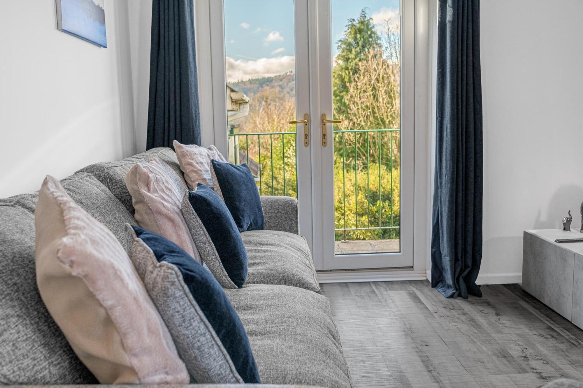 Apartment Two Minute Walk From The World Of Beatrix Potter, With Parking Bowness-on-Windermere