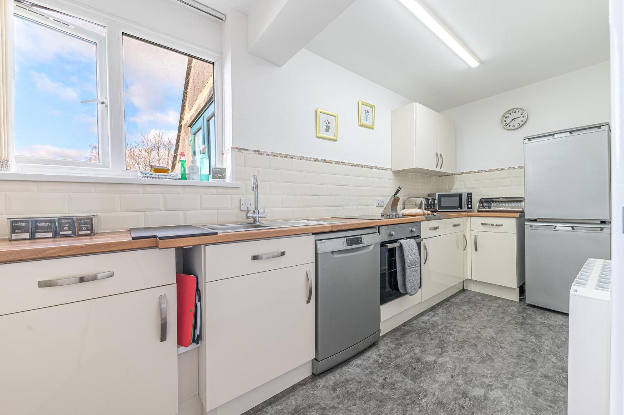 Two Minute Walk From The World Of Beatrix Potter, With Parking Apartment
