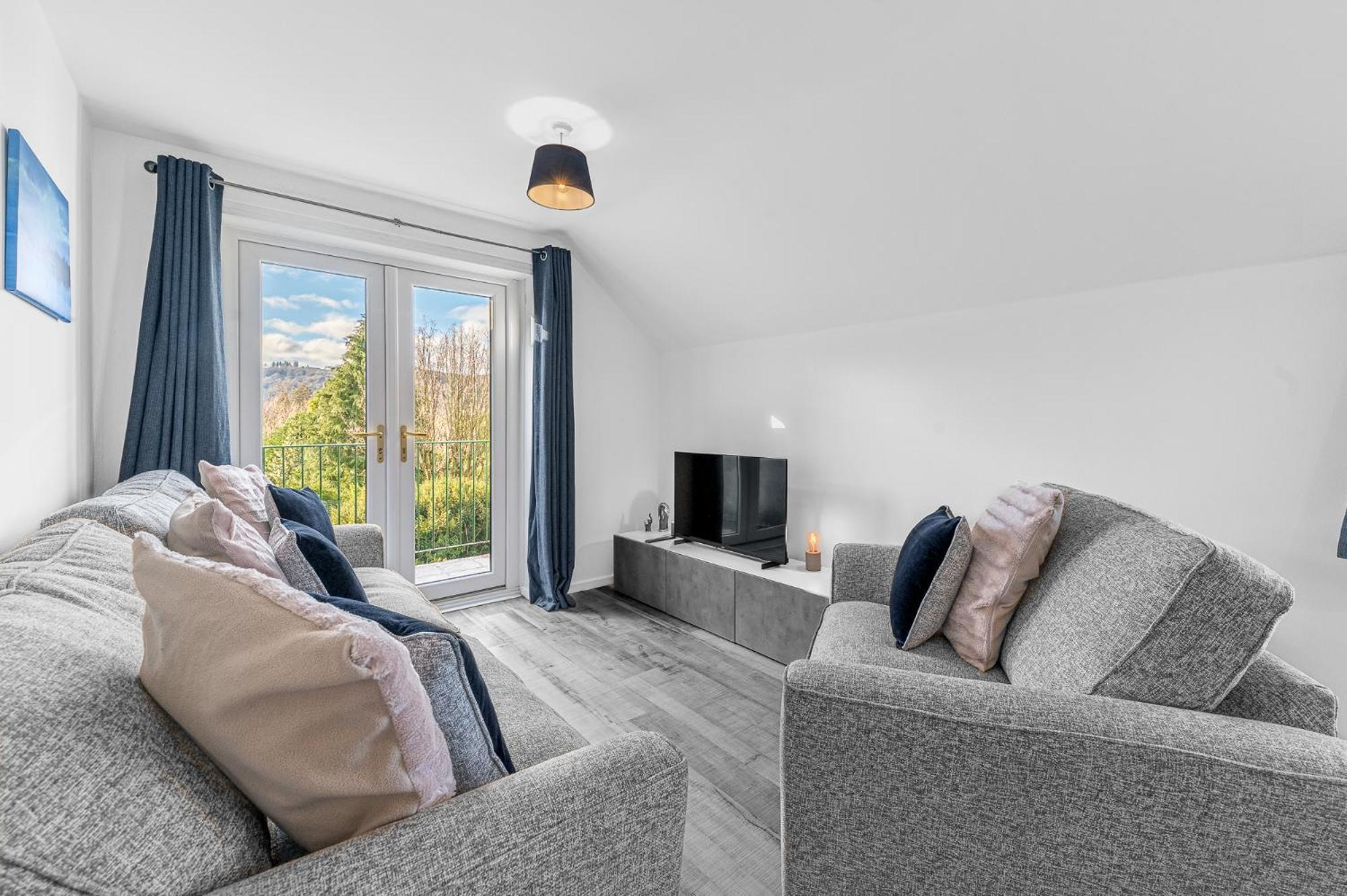 Apartment Two Minute Walk From The World Of Beatrix Potter, With Parking *