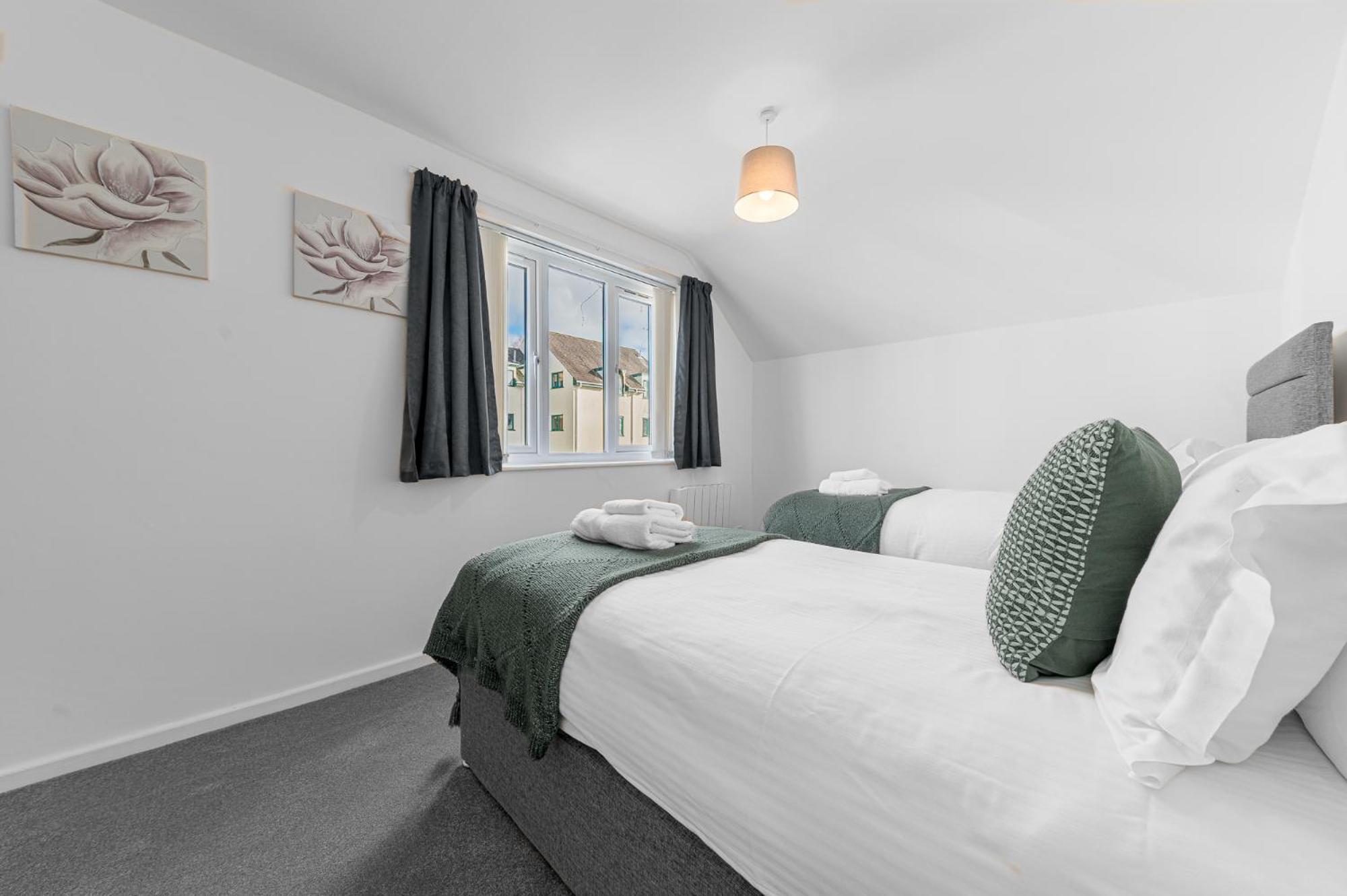 Apartment Two Minute Walk From The World Of Beatrix Potter, With Parking *