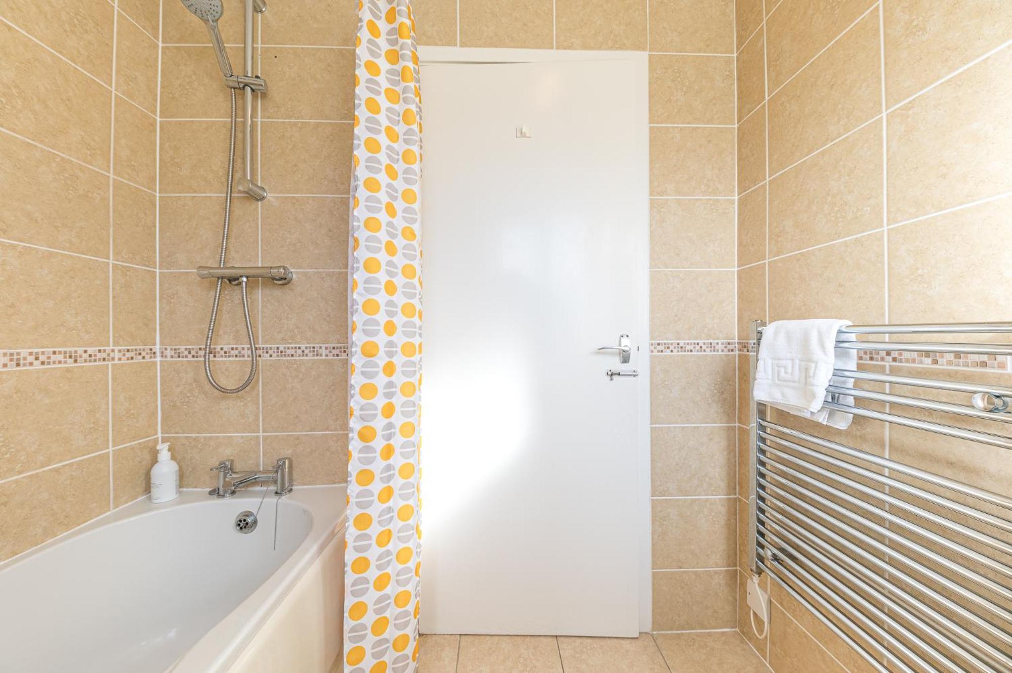 Two Minute Walk From The World Of Beatrix Potter, With Parking Apartment *