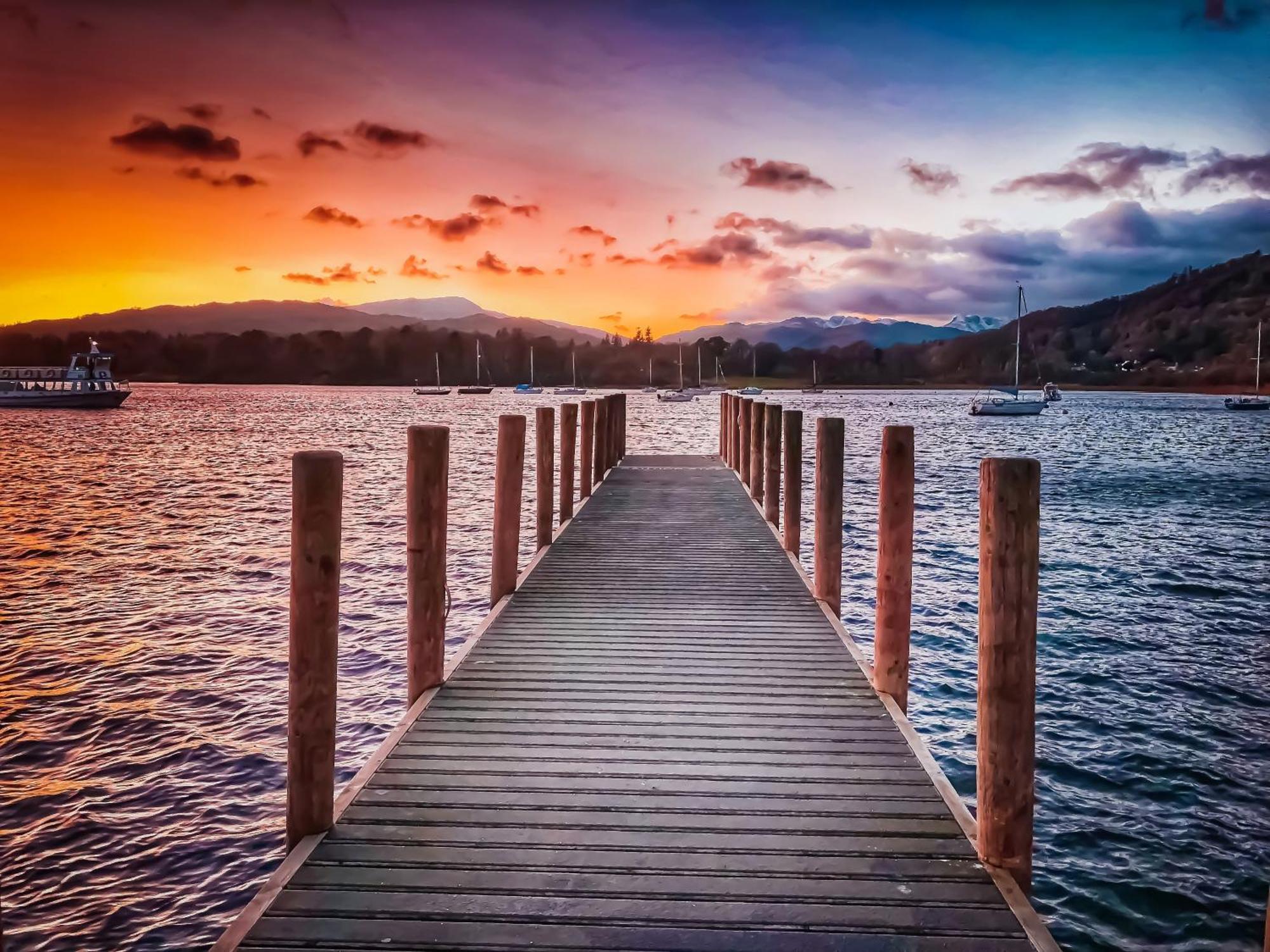 Two Minute Walk From The World Of Beatrix Potter, With Parking Bowness-on-Windermere